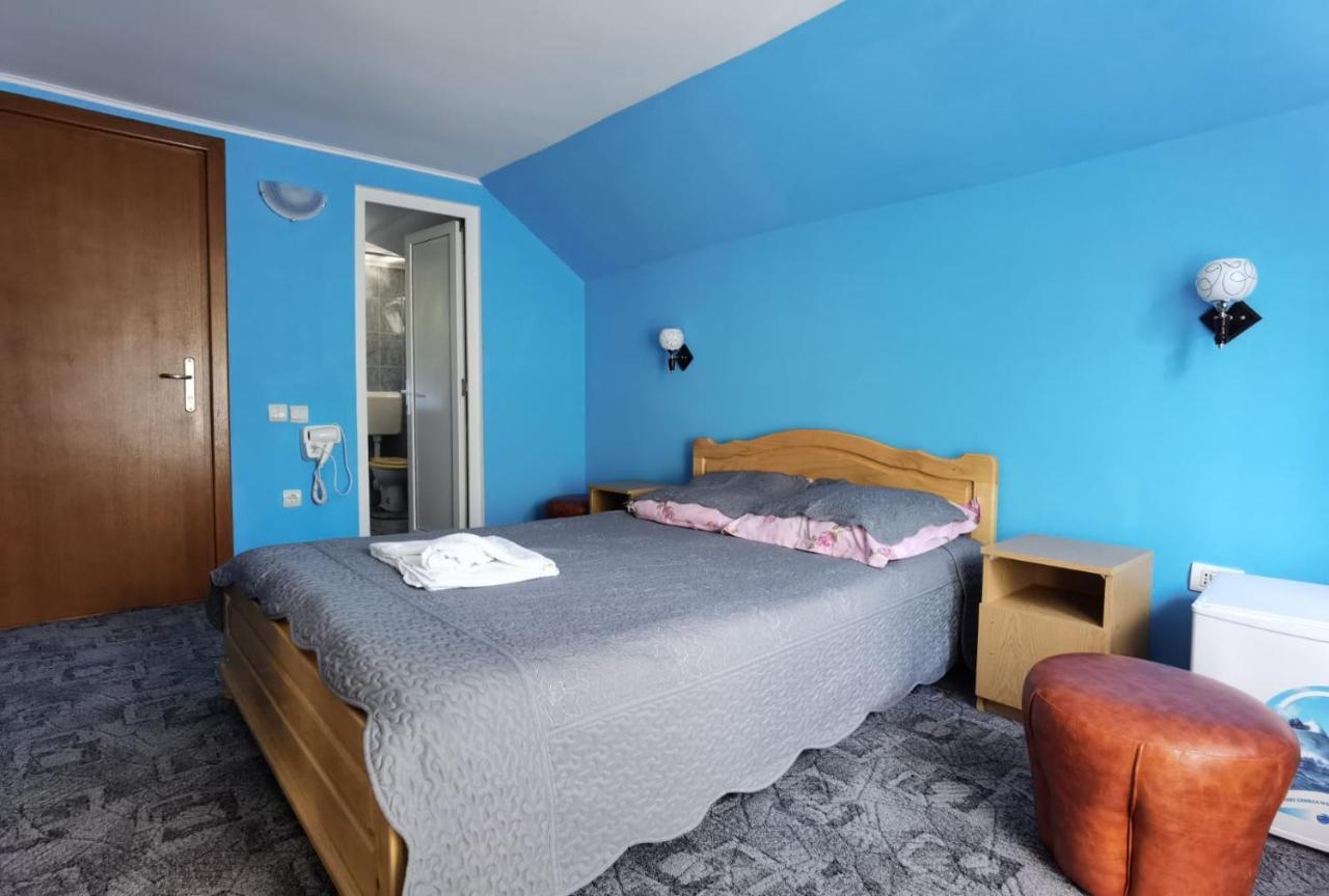 Casa Dobrin Hotel Arefu Eksteriør billede